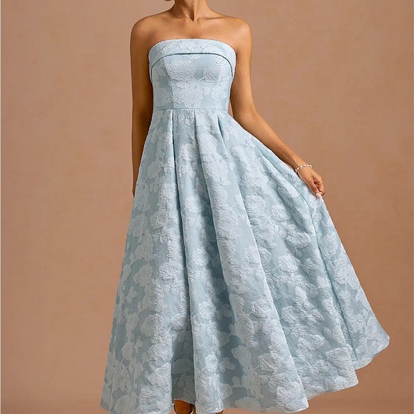 Azazie Dresses & Skirts - Azazie Strapless A-Line Dress in Light Blue